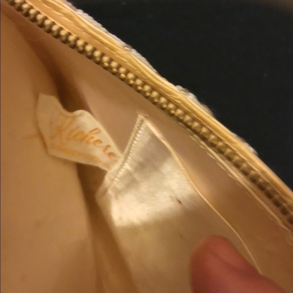 Richere  1960’s hand beaded pearl clutch - Picture 2 of 2